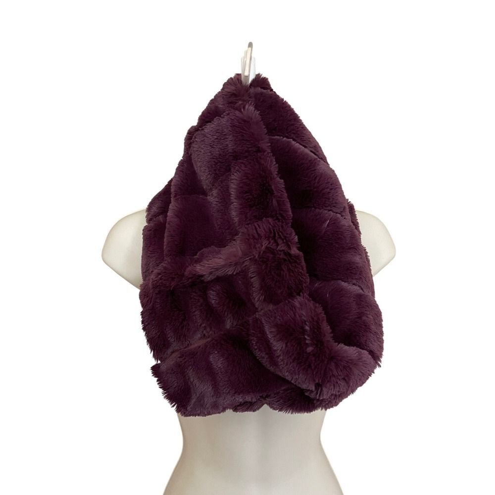 Infinity Scarf Purple New Faux Fur Plush Cozy Loop Cyn Cyn Design NWT